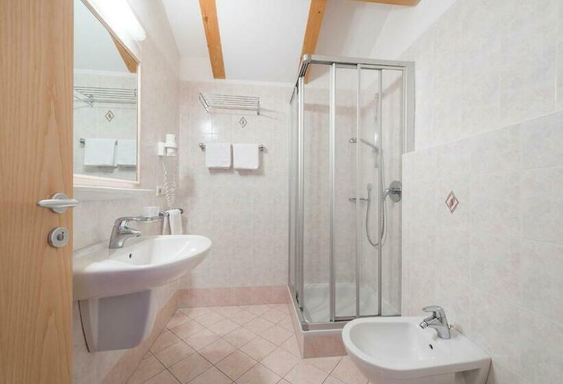 חדר סטנדרט, Kaserhof