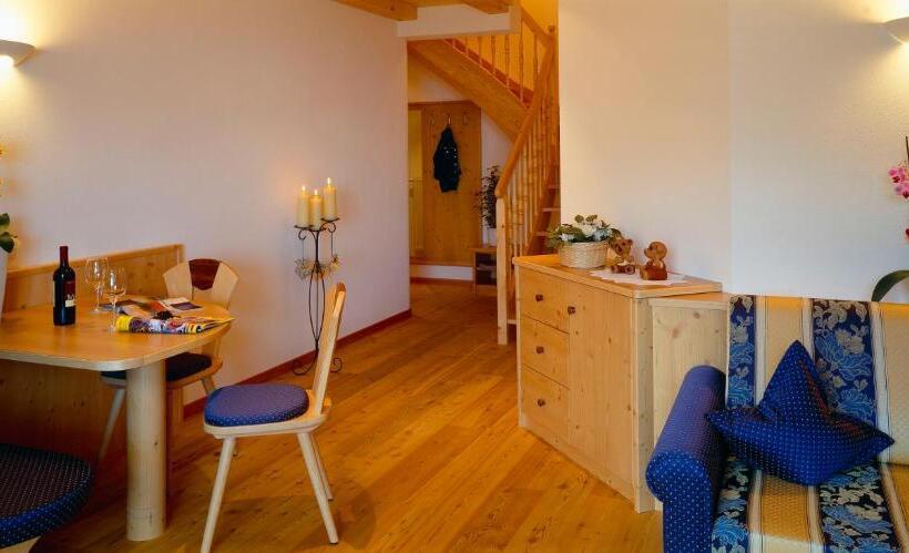 جناح مزوَّد بشرفة, Naturhotel Gruberhof