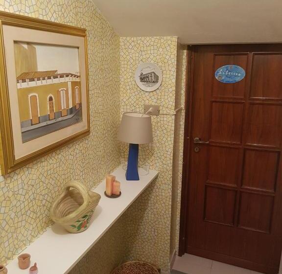 חדר בסיסי, Borgo Marinaro