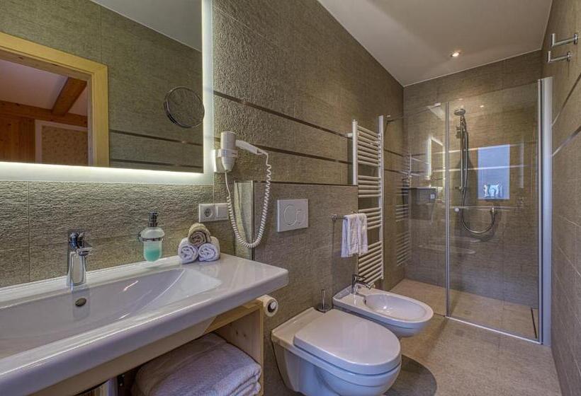 חדר סטנדרט עם מרפסת, Garni Appartments Helvetia