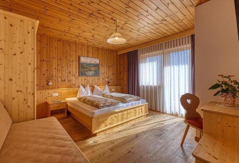 חדר סטנדרט עם מרפסת, Garni Appartments Helvetia