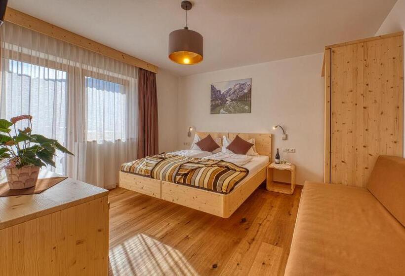 חדר סטנדרט עם מרפסת, Garni Appartments Helvetia