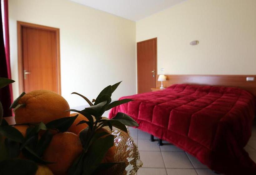 이코노미 쿼드러플룸(공용 화장실), Valle D'agrò