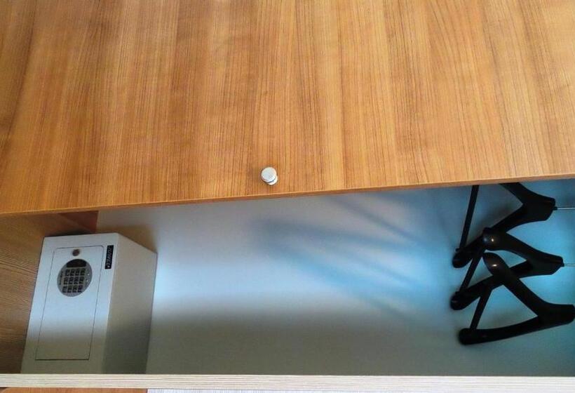 디럭스 전망 룸, Altis