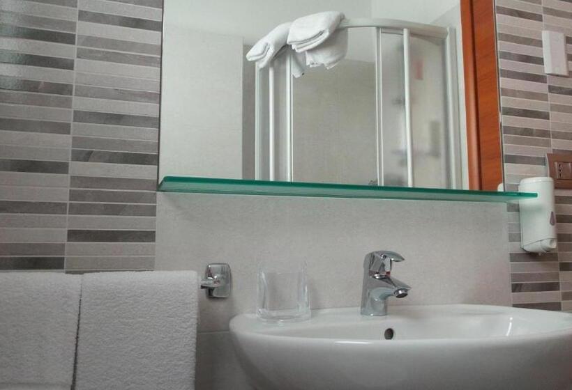 디럭스 전망 룸, Altis