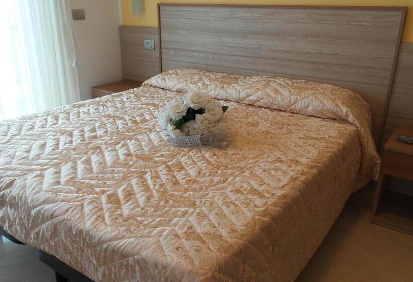 디럭스 전망 룸, Altis