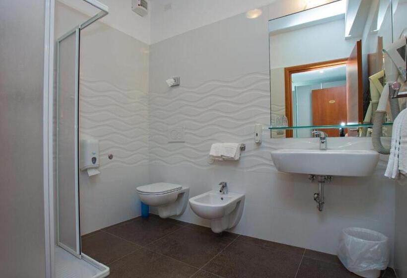 디럭스 전망 룸, Altis