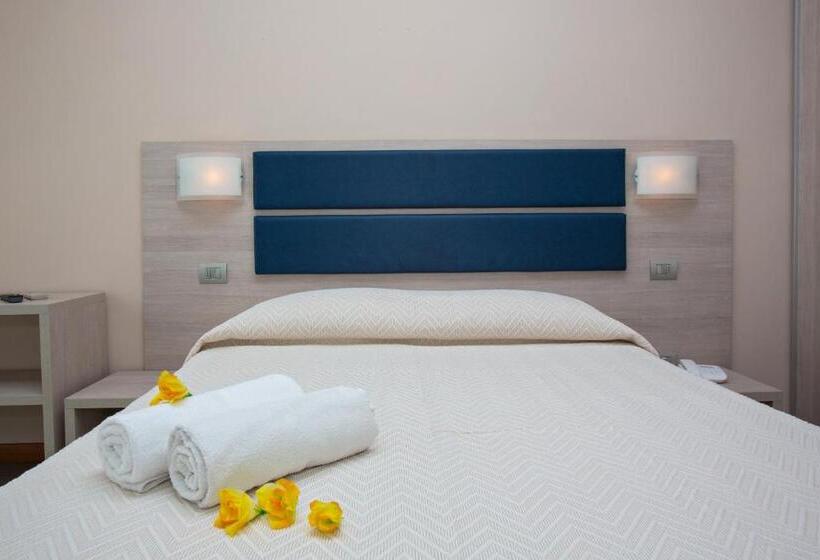 4인용 스탠다드 룸, Altis