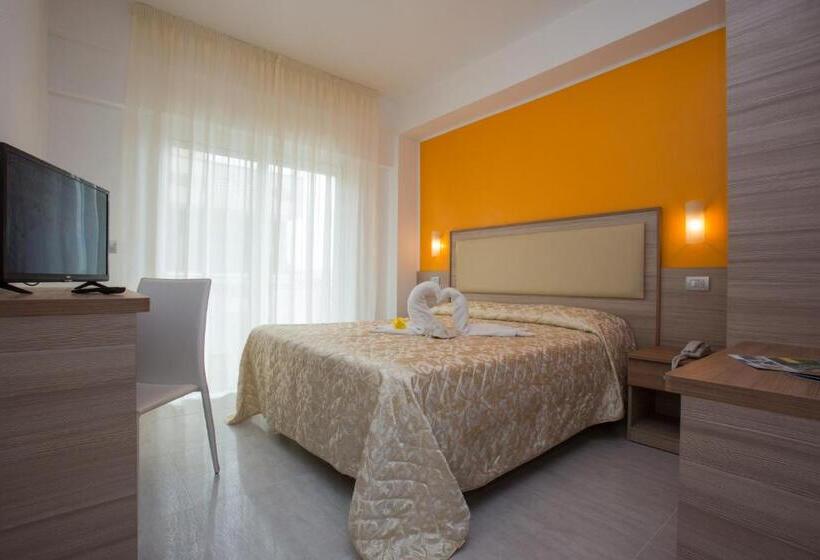 패밀리 룸, Altis