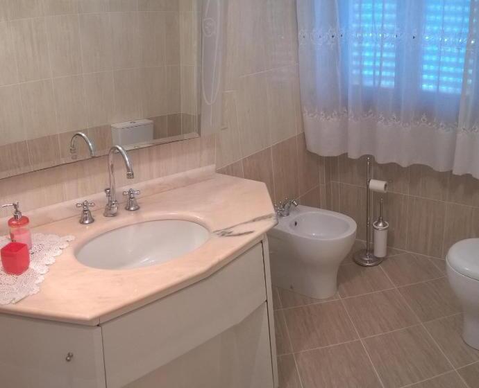 غرفة قياسية, Cecco Di Nara