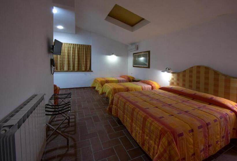 إستديو عائلى, Cecco Di Nara