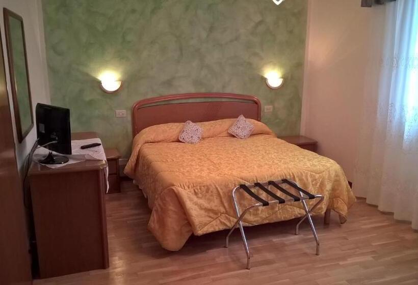 Номер Стандарт Трехместный, Cecco Di Nara