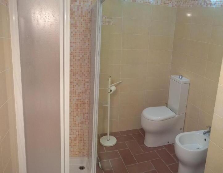 غرفة قياسية, Cecco Di Nara