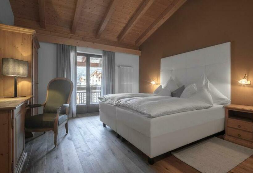 标准间, Conturines