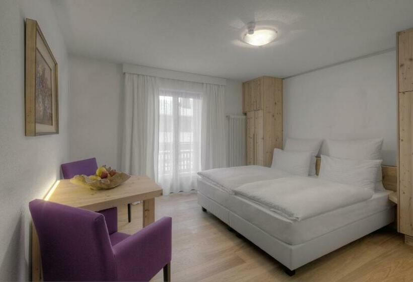 标准间, Conturines