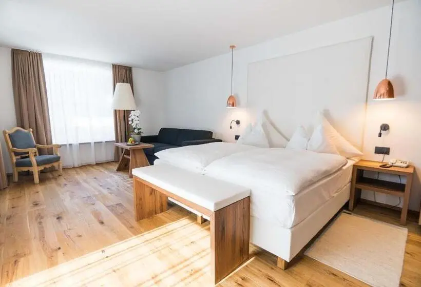 Deluxe-huone, Conturines