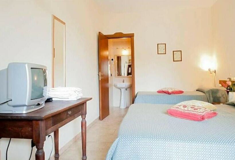 חדר סטנדרט לשלושה, Il Malandrone