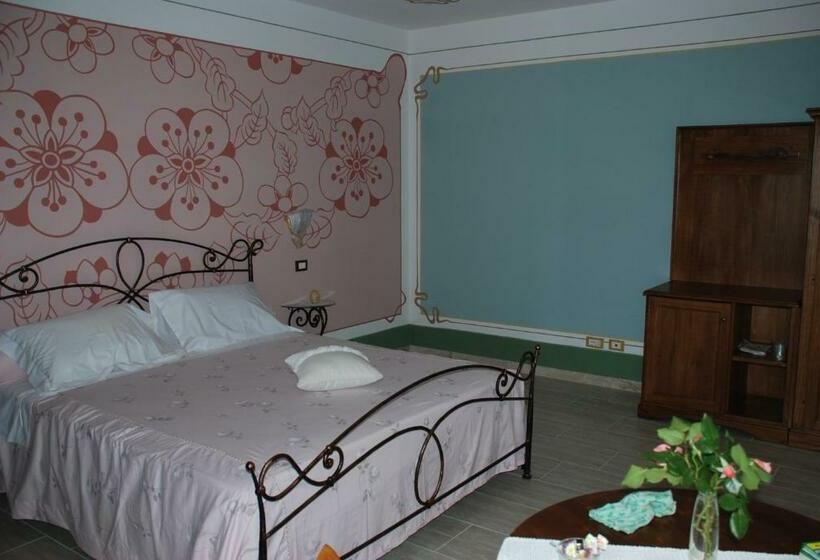 חדר סטנדרט עם מרפסת, La Chandelle