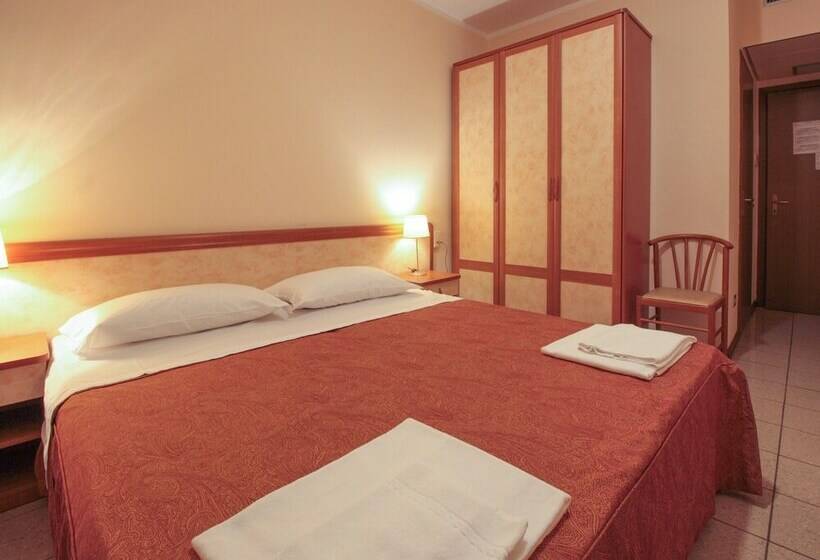 スタンダードルーム, Rose & Crown