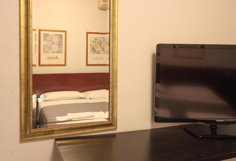 スタンダードルーム, Rose & Crown