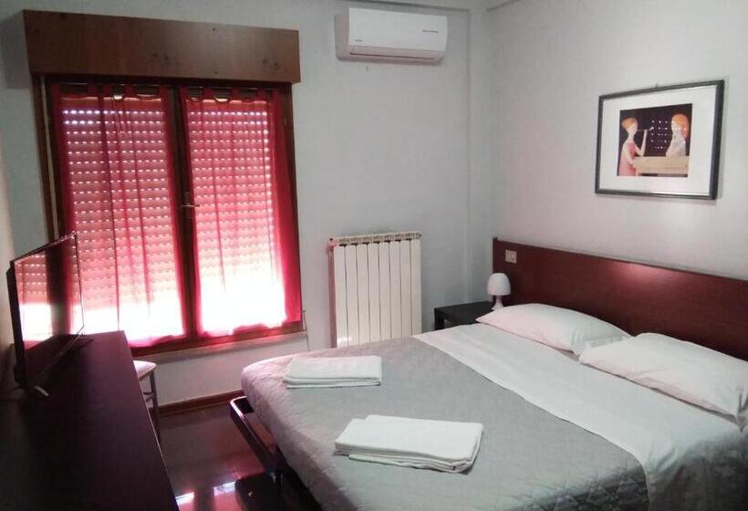 スタンダードルーム, Rose & Crown