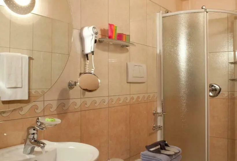 Superior room with lake view, Villa Giulia