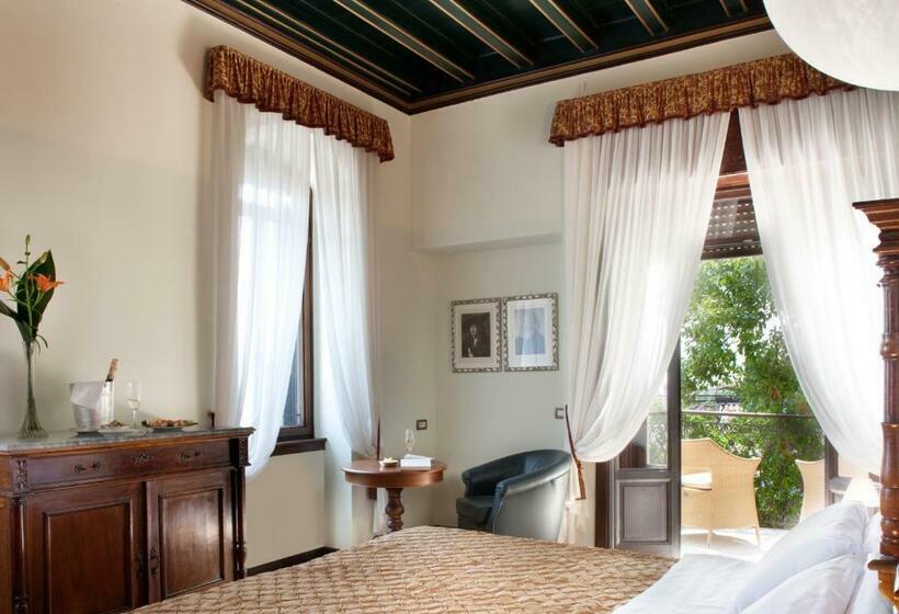 Superior room with lake view, Villa Giulia
