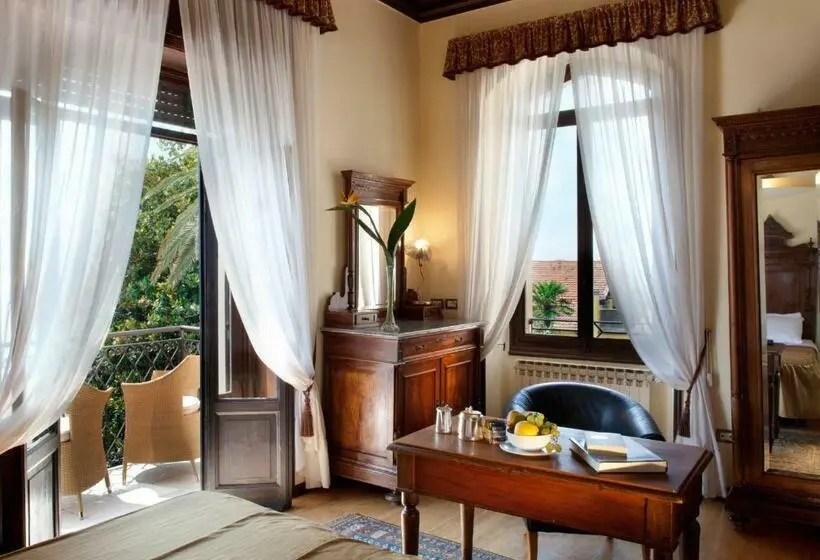 Superior room with lake view, Villa Giulia