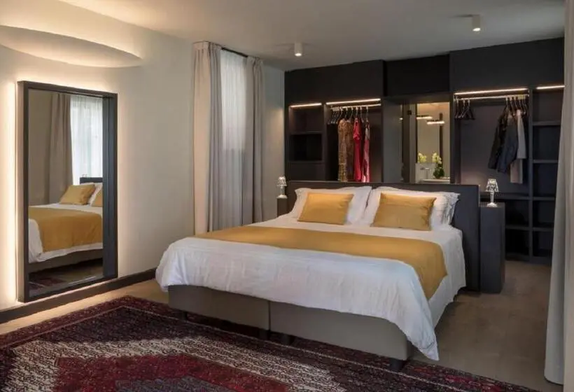 سوییت جونیور با چشمانداز دریاچه, Villa Giulia