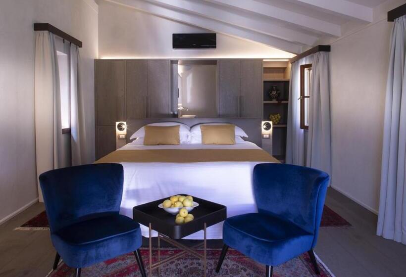 Suite with lake view, Villa Giulia