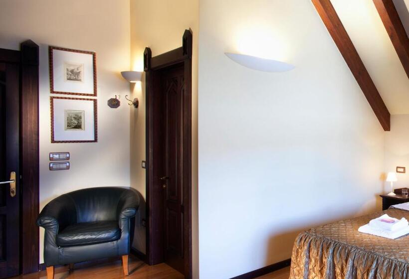Superior room with lake view, Villa Giulia