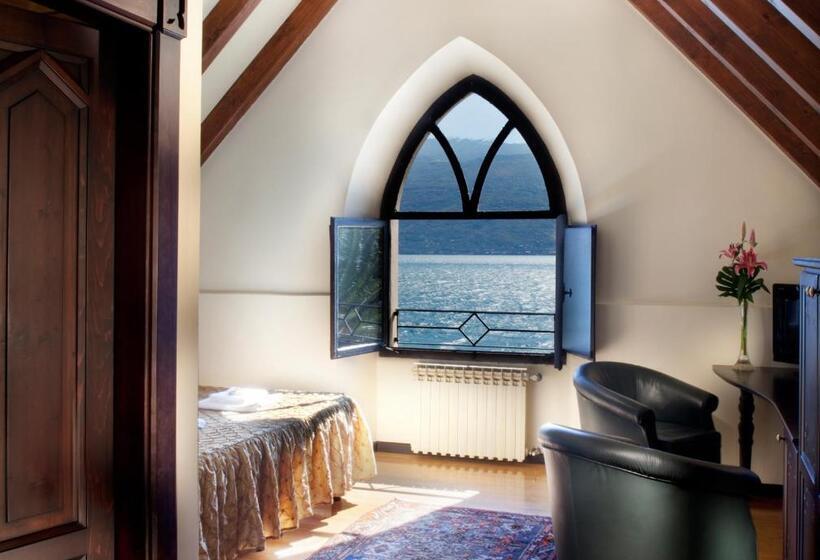 Superior room with lake view, Villa Giulia