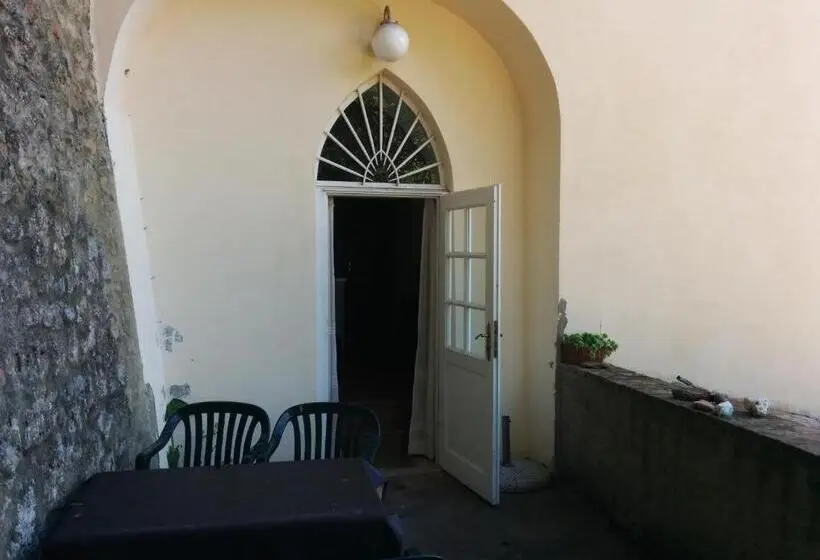 Huoneisto 2 Makuuhuonetta Terassi, Villa Palagione Centro Interculturale