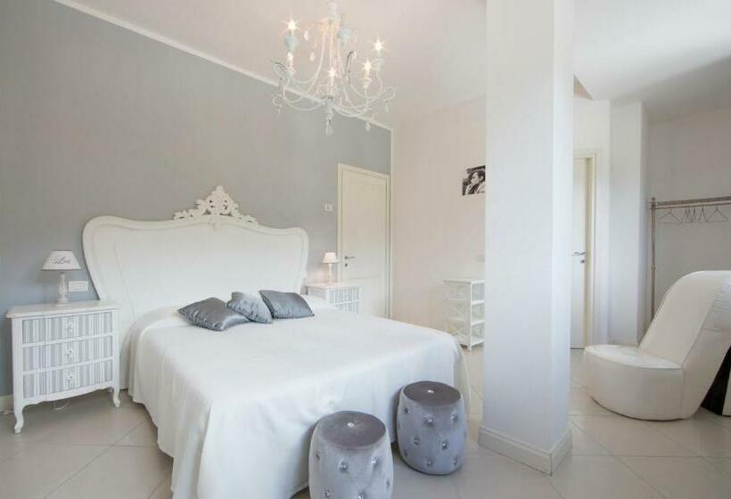 اتاق استاندارد, B&b The Divine