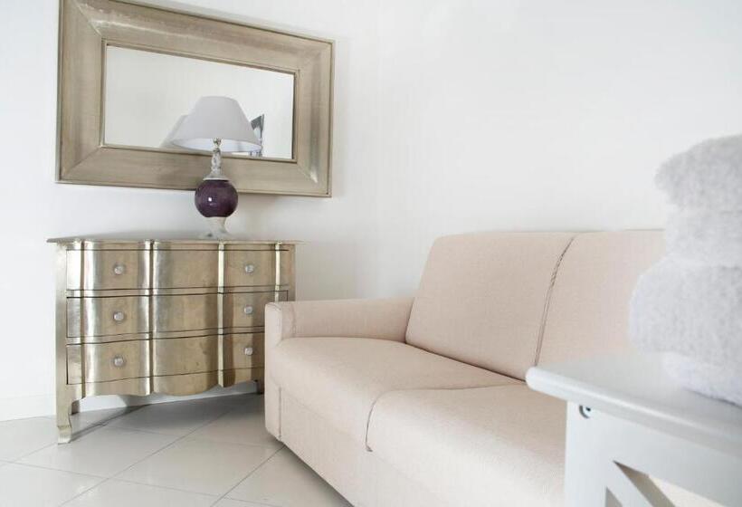 スタンダードルーム, B&b The Divine