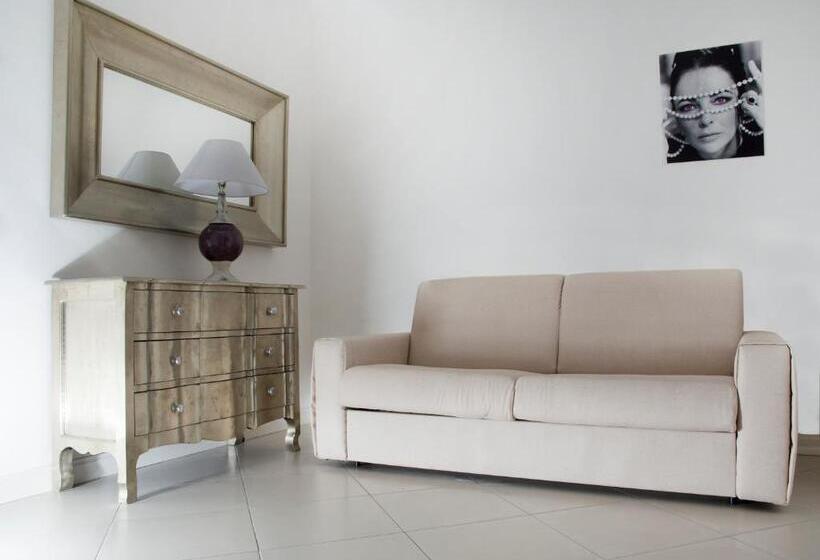 スタンダードルーム, B&b The Divine