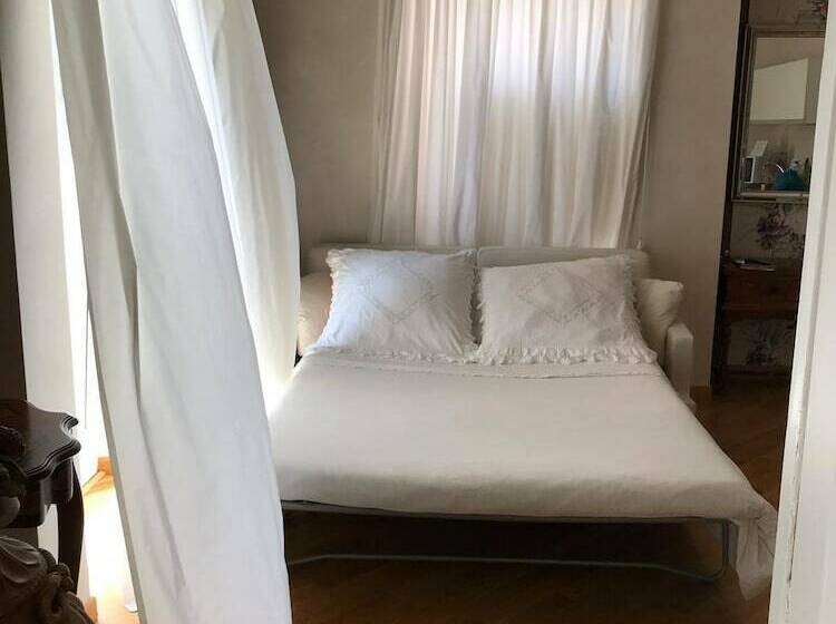 Апартаменты 1 Спальня с Балконом, B&b Jsuite