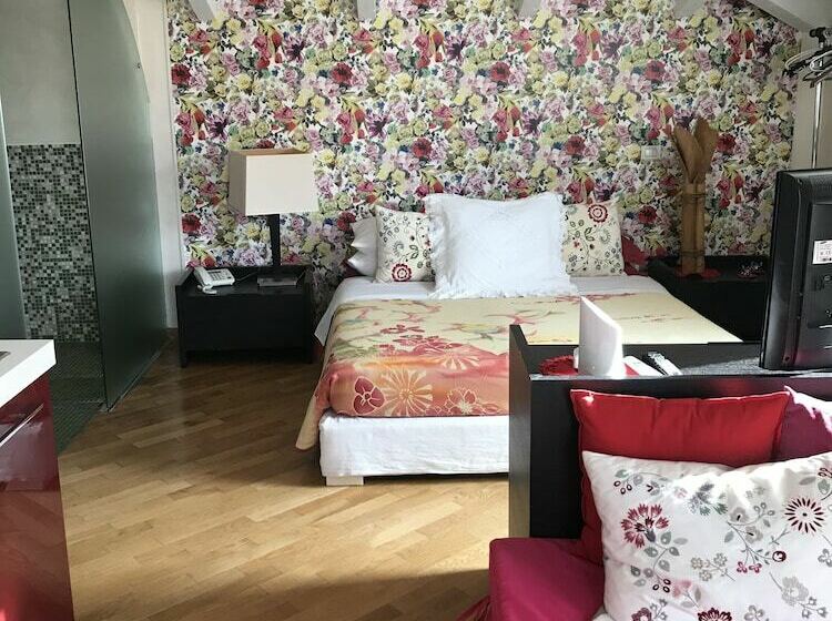 Апартаменты 1 Спальня с Балконом, B&b Jsuite