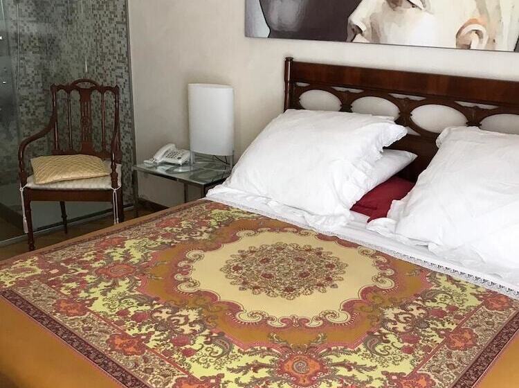 Апартаменты 1 Спальня с Балконом, B&b Jsuite