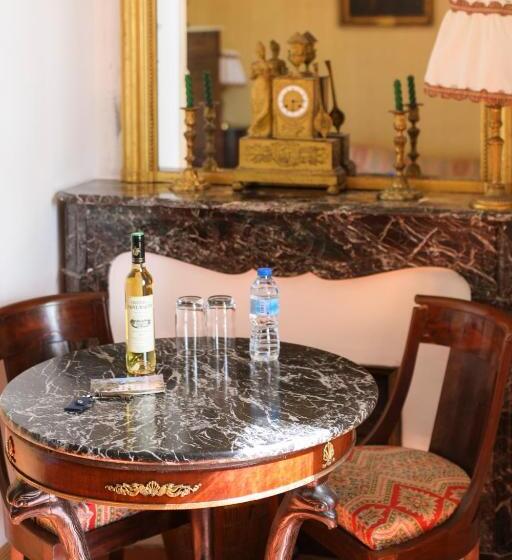 اتاق اکونومی, Chateau De Saint Martin