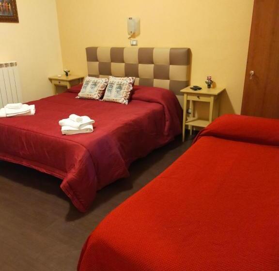 スタンダード４人部屋, Bed & Breakfast Hostel H24