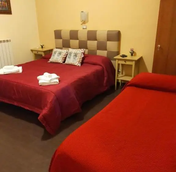 スタンダード４人部屋, Bed & Breakfast Hostel H24