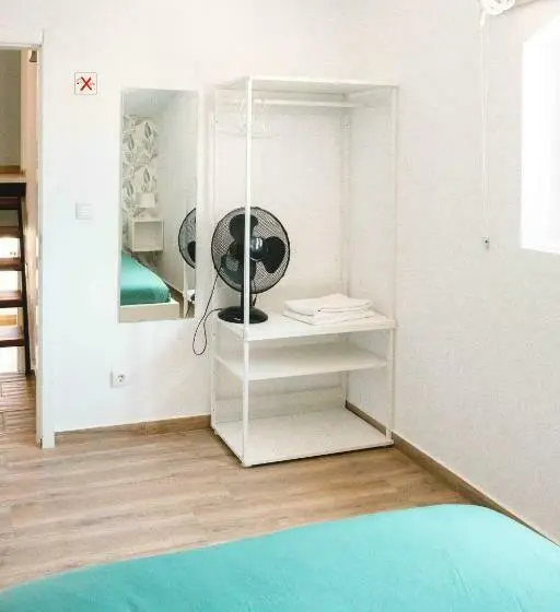 Standard-huone, Cascais Bay Hostel