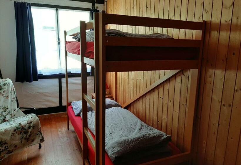 اتاق استاندارد با سرویس بهداشتی مشترک, Hostel Rotschuo Jugend  Und Familienferien