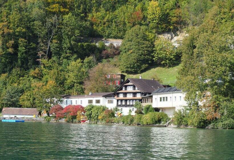 스탠다드 4인용 룸 공용 욕실, Hostel Rotschuo Jugend  Und Familienferien