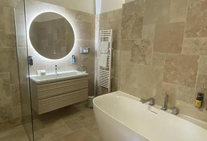 Deluxe-huone, Châteauzen