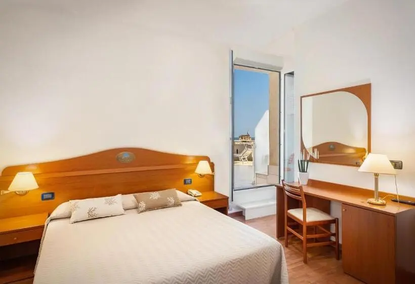 3-Bett-Standardzimmer Meerblick, Delfino