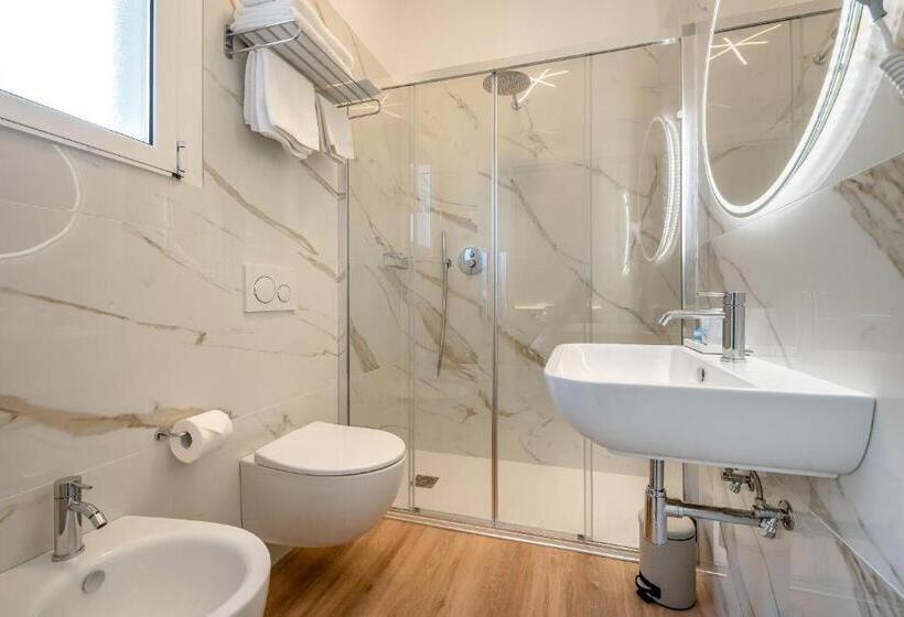 Deluxe Zimmer Seitl. Meerblick, Delfino