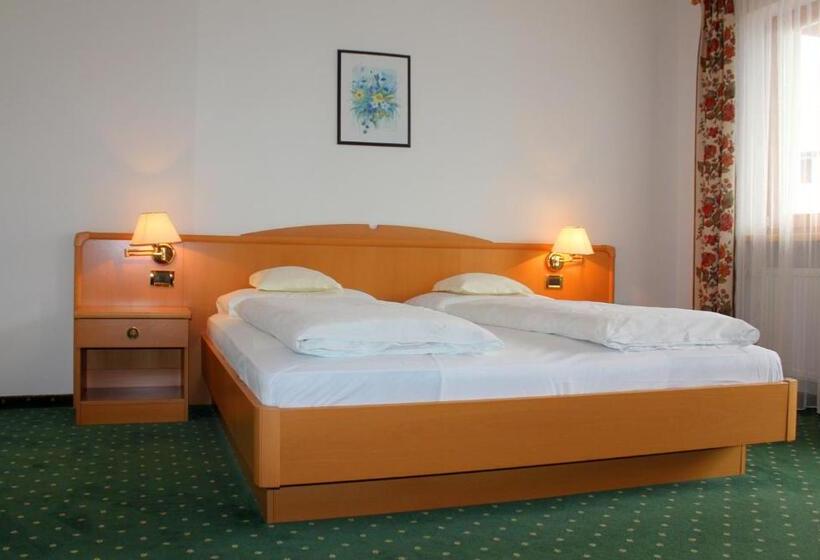 スタンダードルーム, Elisabeth