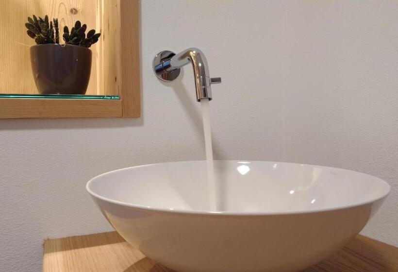 スタンダードルーム, Elisabeth